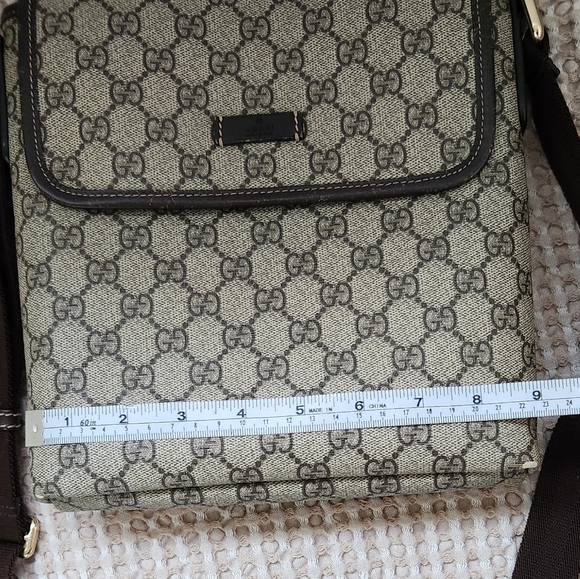 Gucci Crossbody - Picture 15 of 16